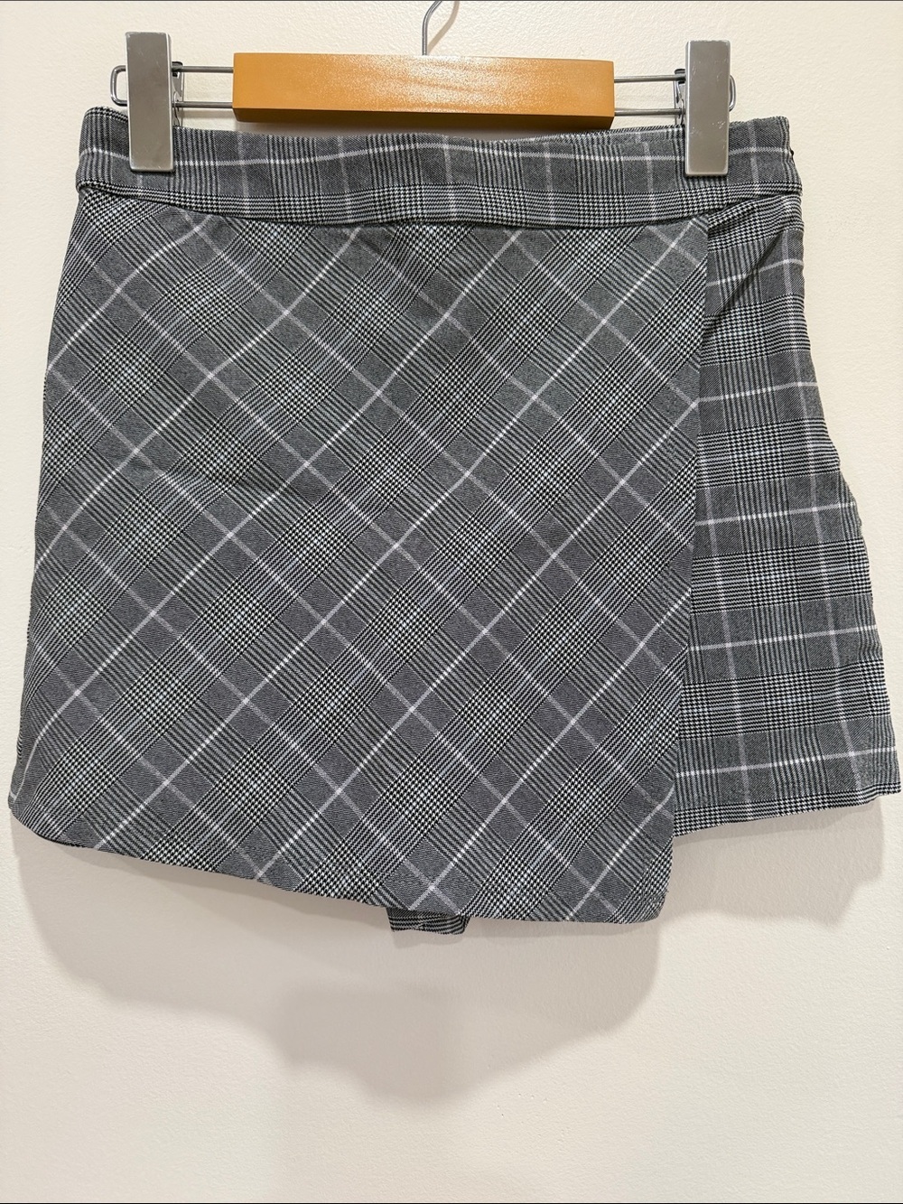🆕 NWT Garage Irish Grey Plaid Mini Skort